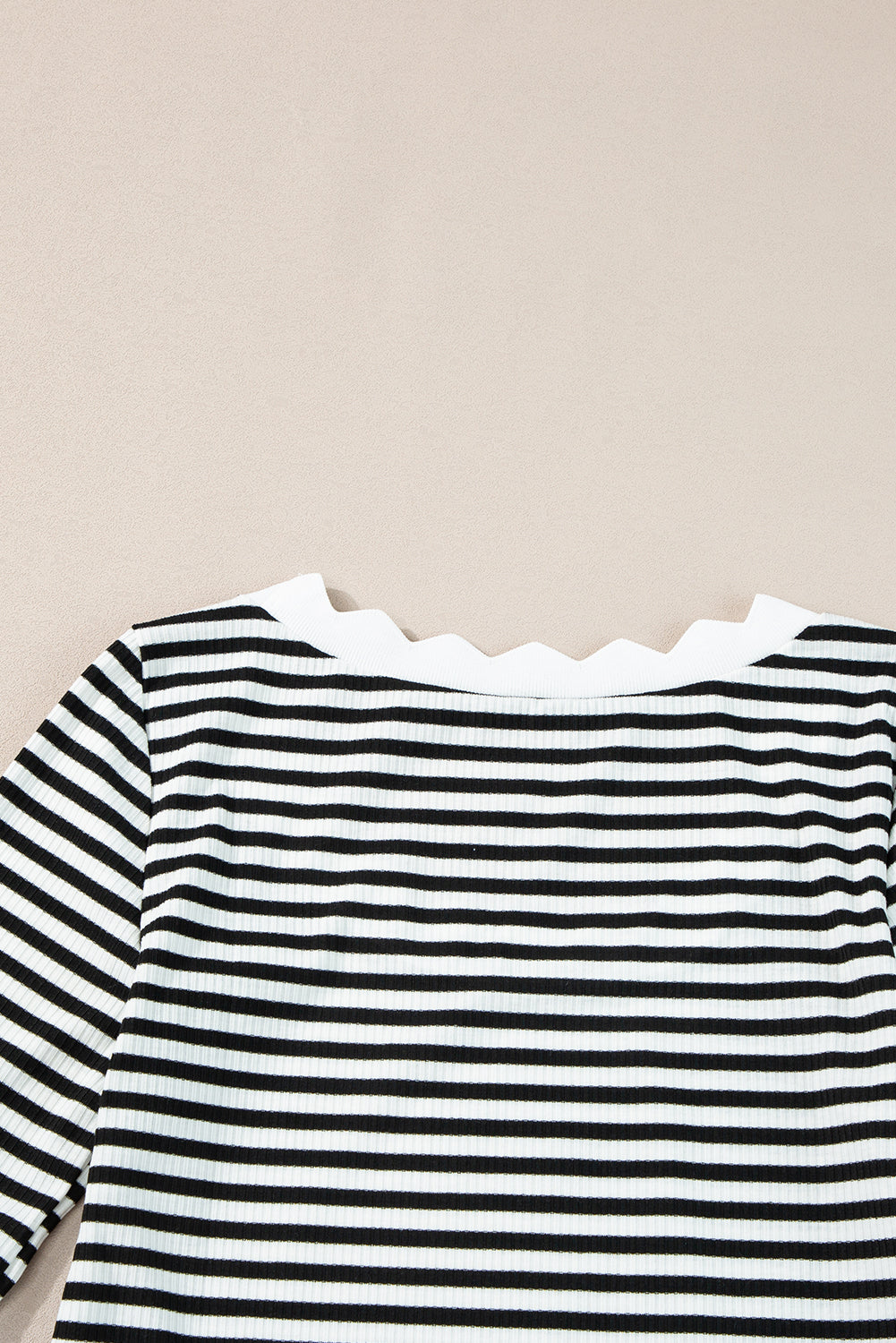 Black Striped Contrast Scallop Trim Half Sleeve T-shirt